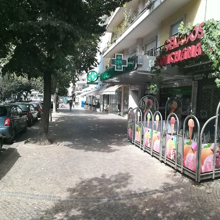 Cozy Independent בית אירוח *